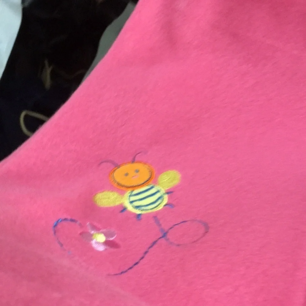 NWT Sandsoil, Newborn to 7 lb girls sleeping gown. Fully zip,